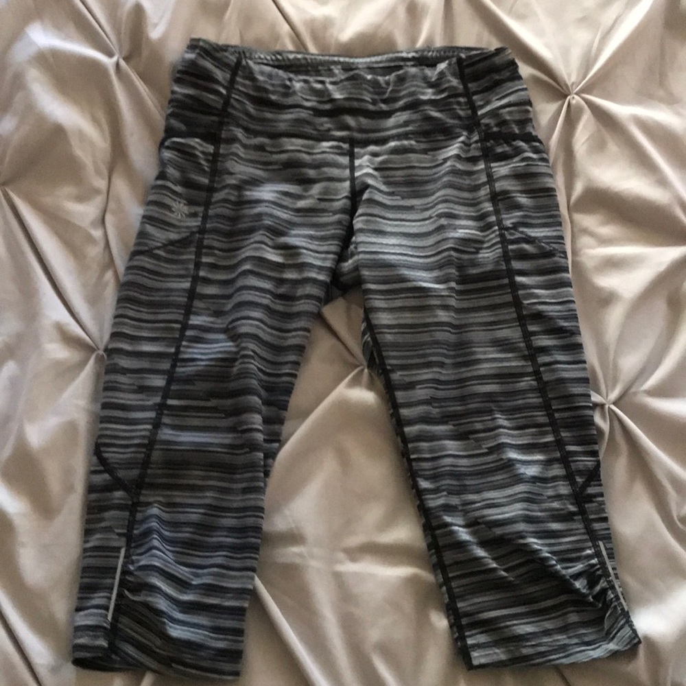 Athleta Crop Leggings Size Small Gray with Pockets